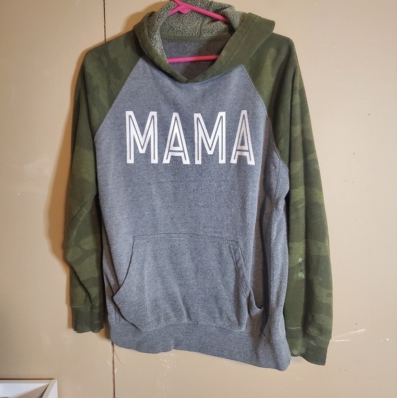 Tops - 🎄MAMA CAMO HOODIE